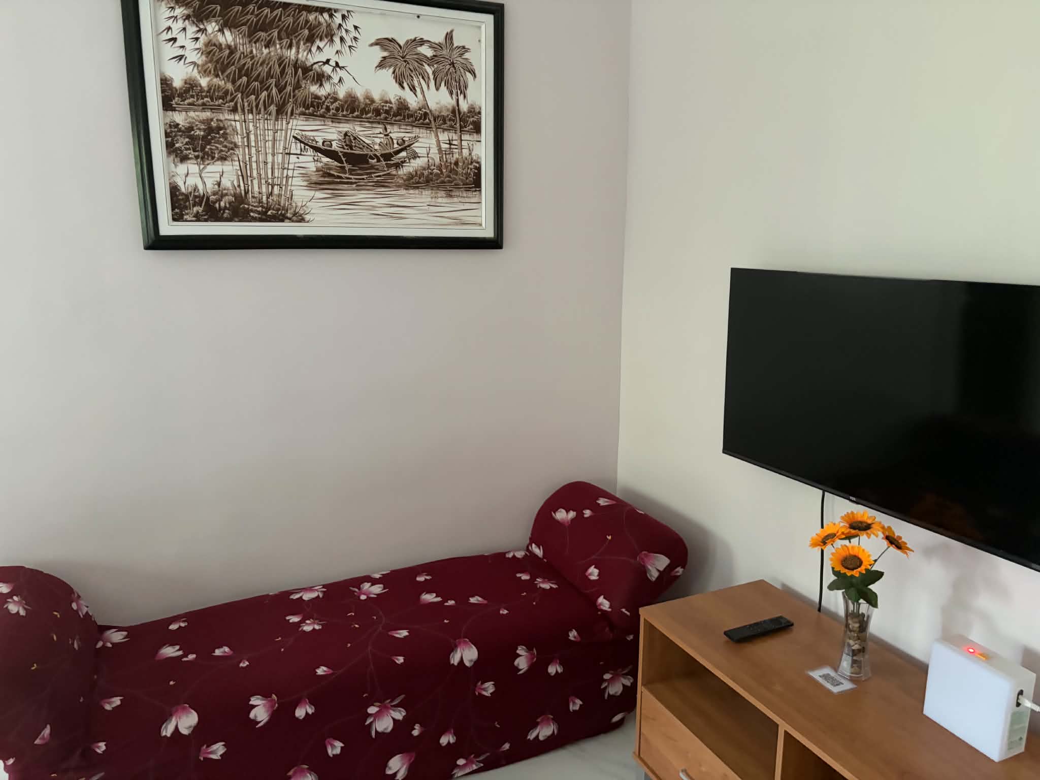 Lounge area at J&J Apartelle
